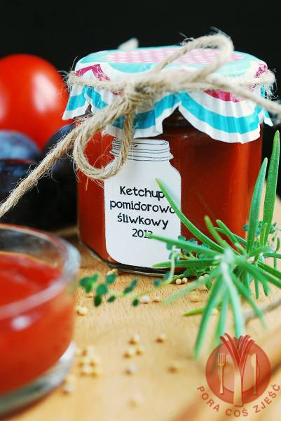 Domowy ketchup pomidorowo-śliwkowy