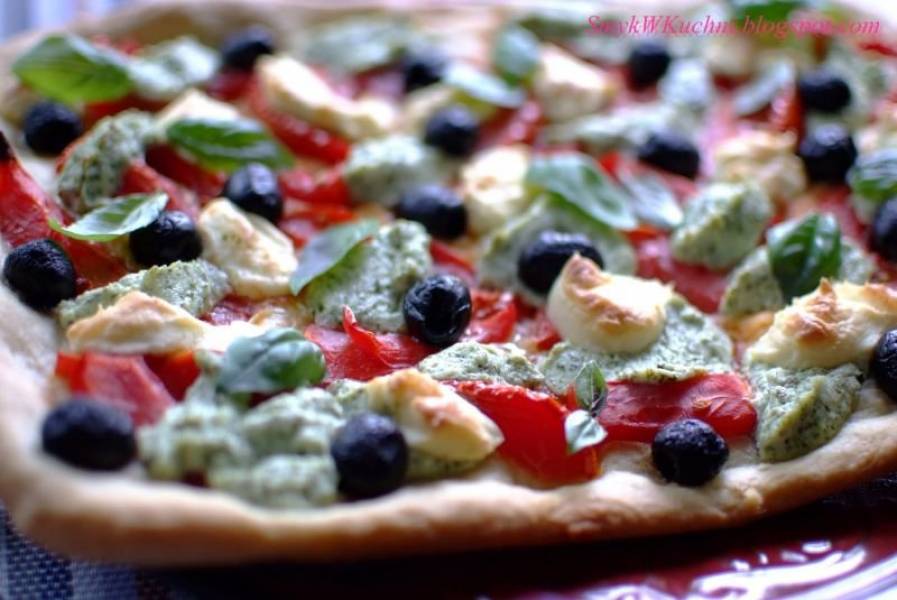 Pizza na cienkim cieście w dietetycznym wydaniu