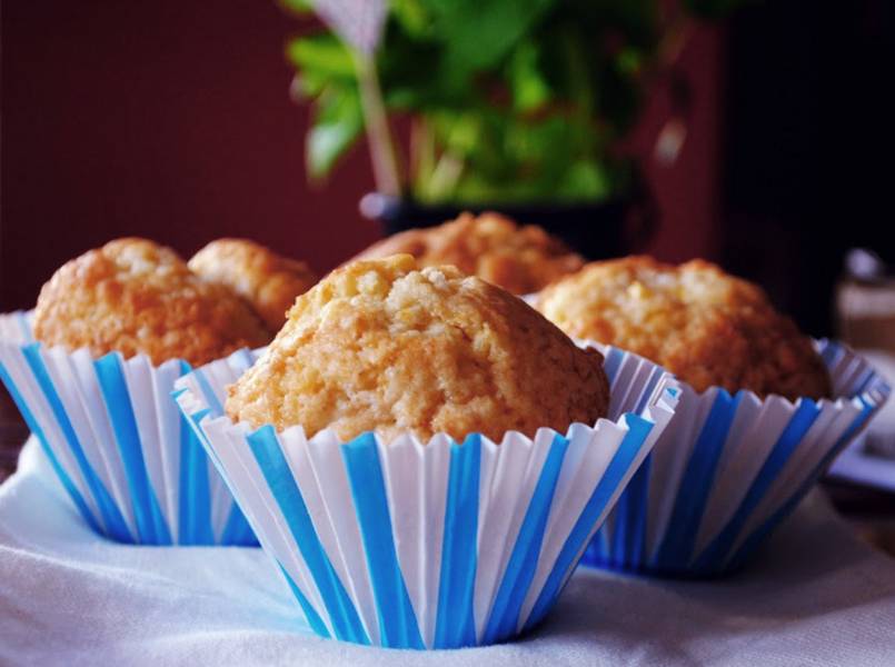 Muffinki brzoskwiniowe z miętą