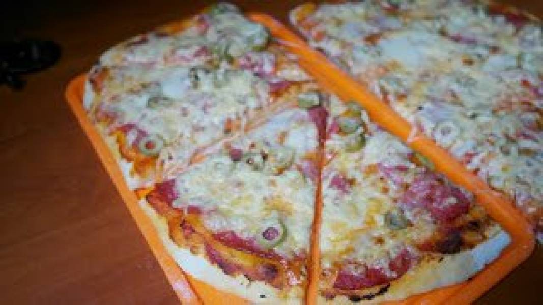 Pizza na cienkim  lub grubym cieście