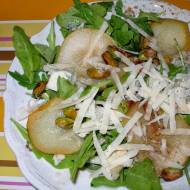 Sałatka z rukolą, gruszką i gorgonzolą