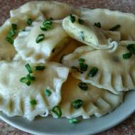 Pierogi ruskie z cebulą dymką