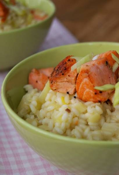 Risotto z porami i łososiem