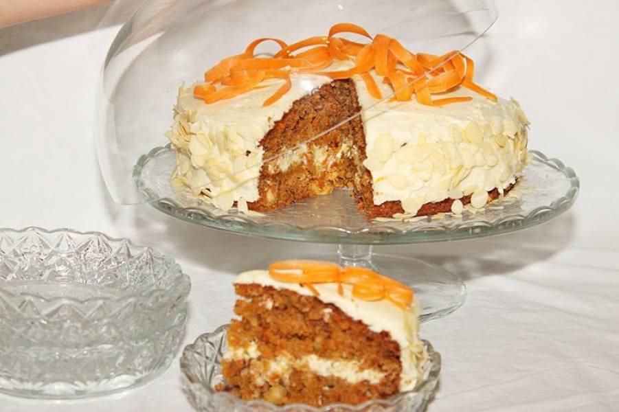 Tort marchewkowy z pomarańczowym kremem