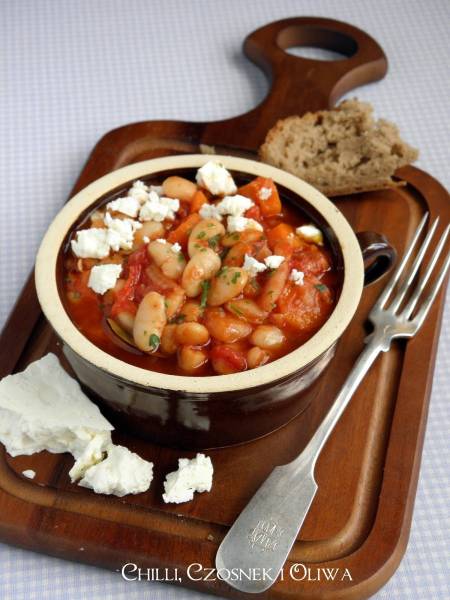 Fasola pieczona w sosie pomidorowym po grecku - Gigandes plaki