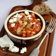 Fasola pieczona w sosie pomidorowym po grecku - Gigandes plaki