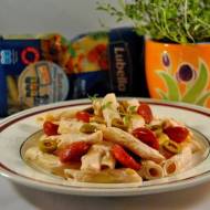 Penne rigate z chorizo i oliwkami