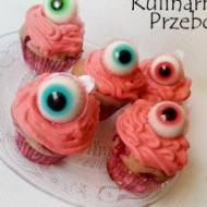 Muffiny malinowe z ‚oczami’ na Halloween