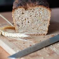 Chleb na zakwasie z karmelizowanym porem i pestkami