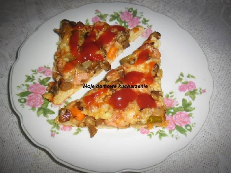 1548. Pizza na śmietanowo-drożdżowym spodzie