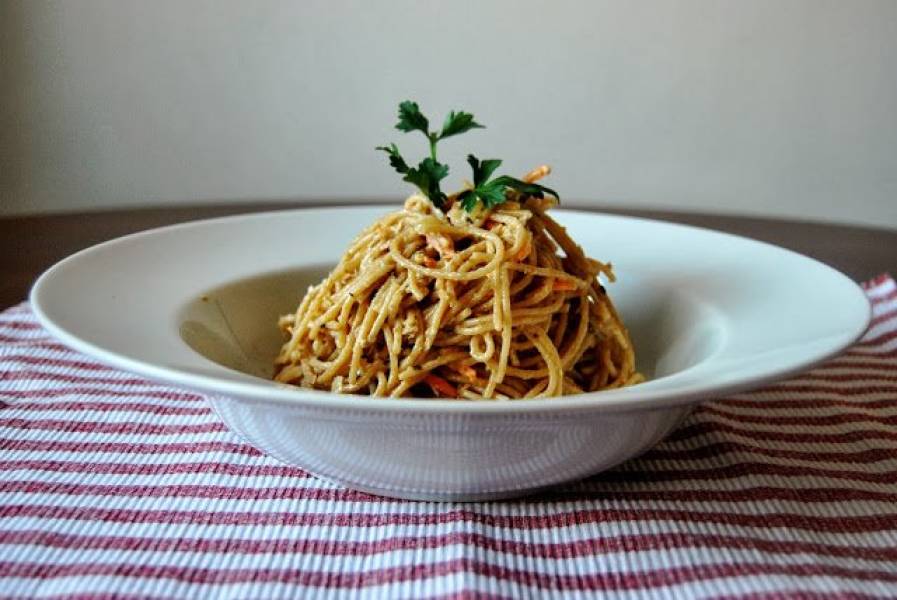 Spaghetti z tuńczykiem, marchewką i mascarpone