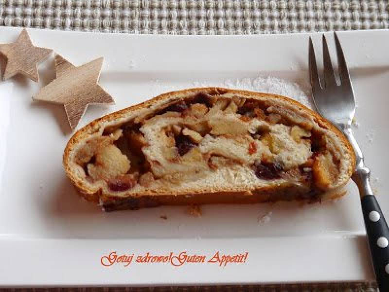 Apfel-Strudel czyli strudel z jabłkami i bakaliami