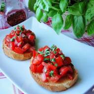 Bruschetta z pomidorami i czosnkiem