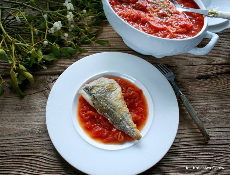 Ryba w pomidorach