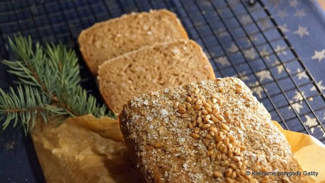 Razowy chleb na zakwasie z ziarnami pszenicy
