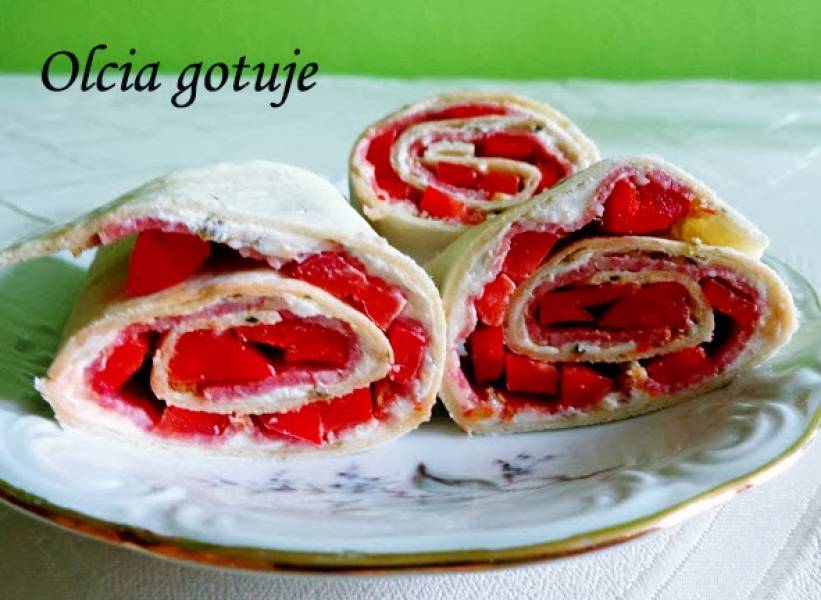 Tortilla z salami i papryką