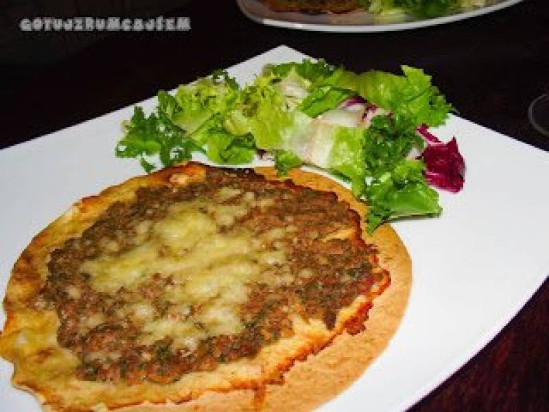 Lahmacun - turecka pizza