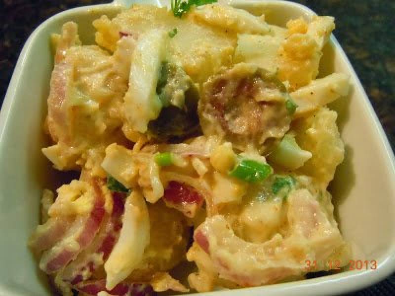 Salatka ziemniaczana z jajkami- patato salad with eggs and olives