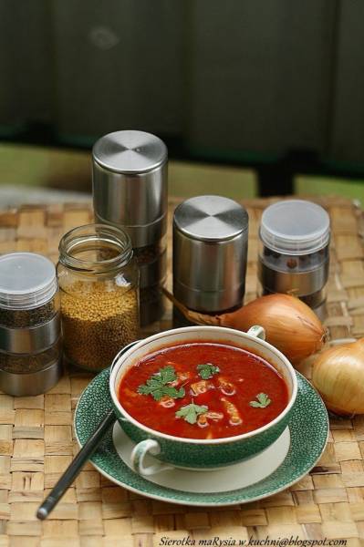 Aromatyczna hinduska zupa z kurczakiem