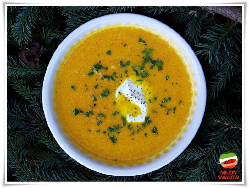 Zupa krem z marchwi, pomarańczy i imbiru