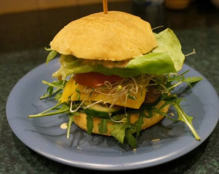 Burgery 100% homemade