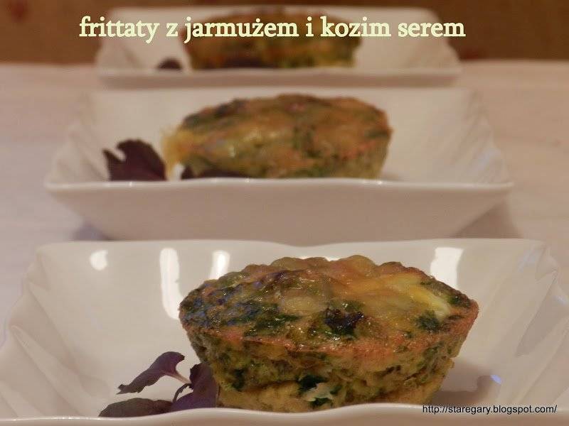 Małe frittaty z jarmużem i kozim serem