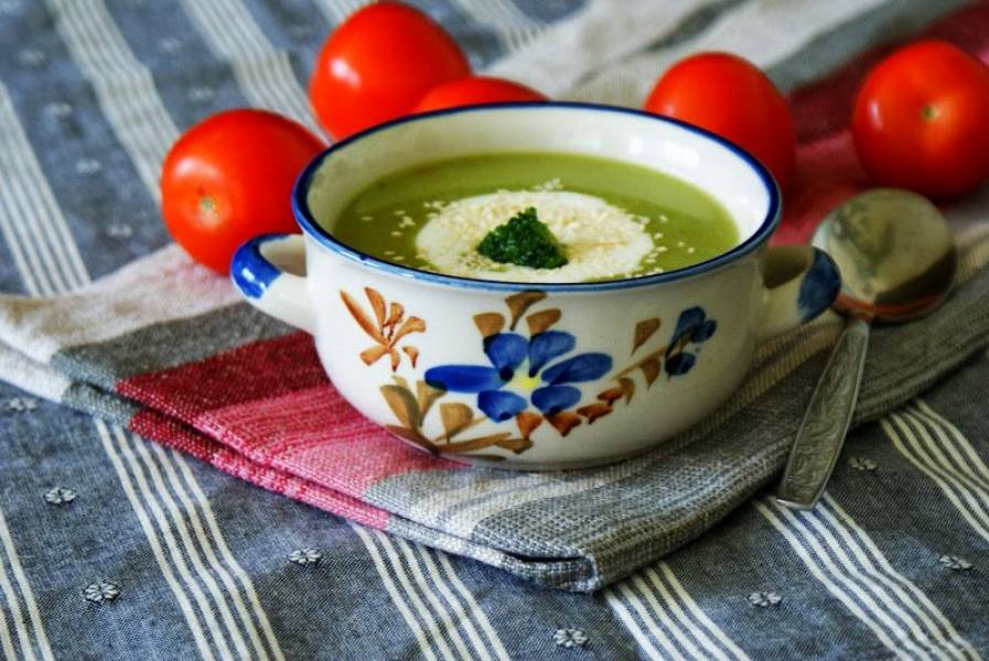 Zupa krem z groszku i brokułów