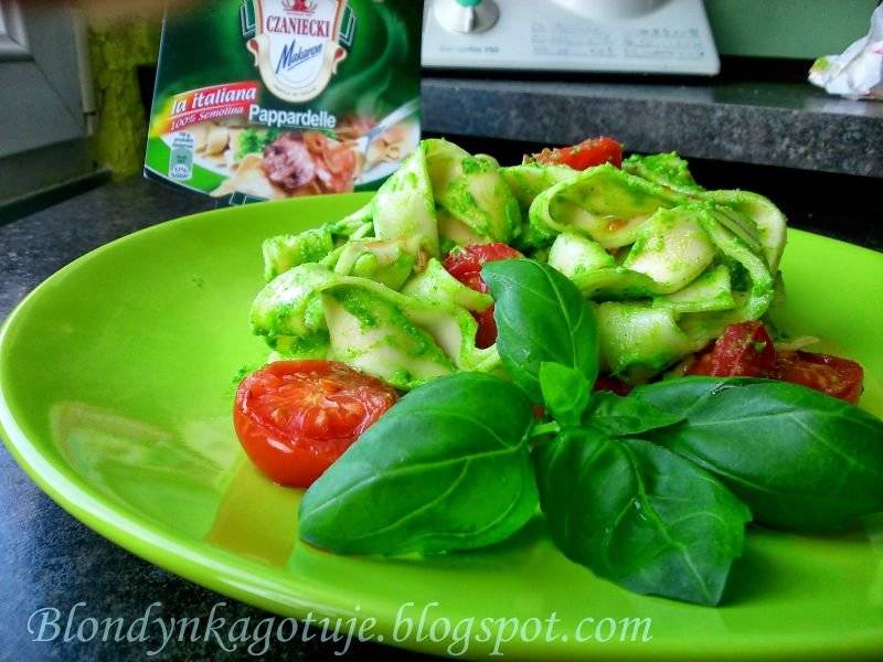 Pappardelle z Domowym Pesto i Zapiekanymi Pomidorkami