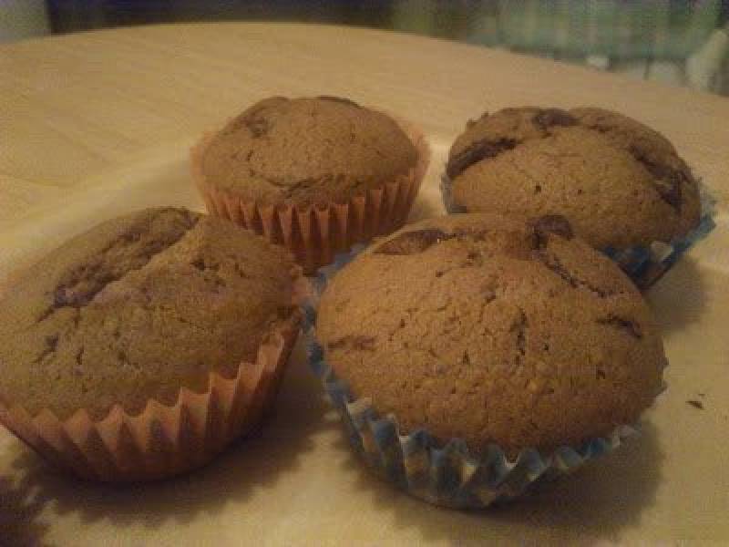 Muffiny orzechowe z czekoladą