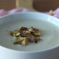 Zupa kalafiorowo-selerowa i pistacje
