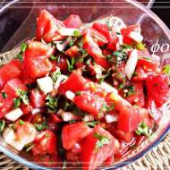 Pomidorowa sałatka z octem balsamicznym