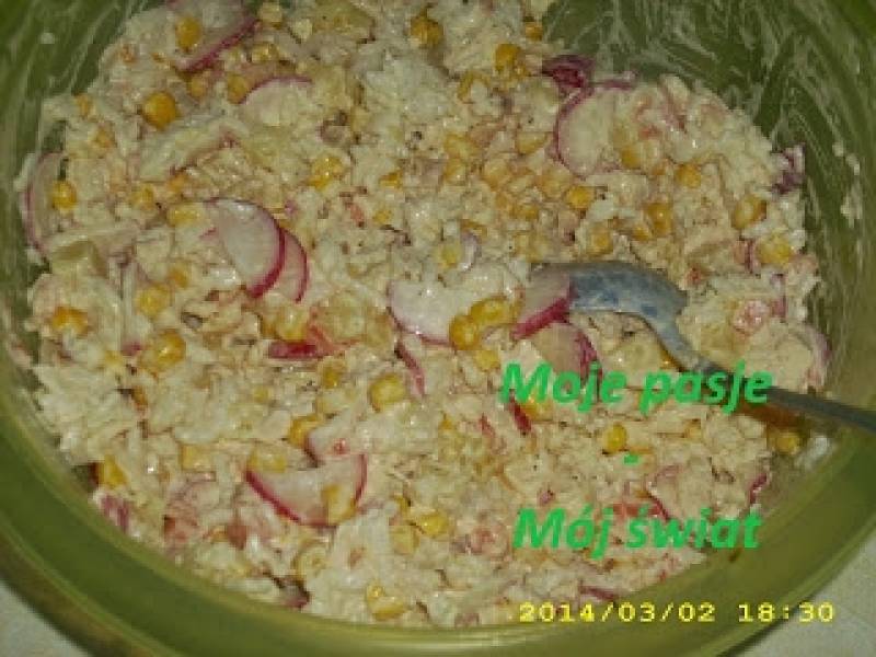 Sałatka ryżowa z pieczonym kurczakiem