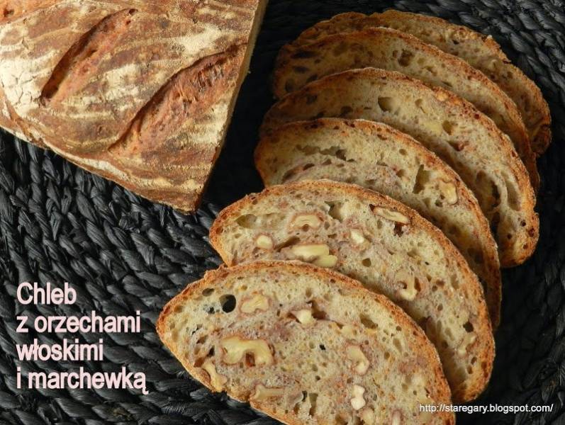 Chleb z orzechami włoskimi i marchewką Hamelman'a
