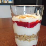 Jogurt naturalny z musli i owocami - Dieta 3D Chilli