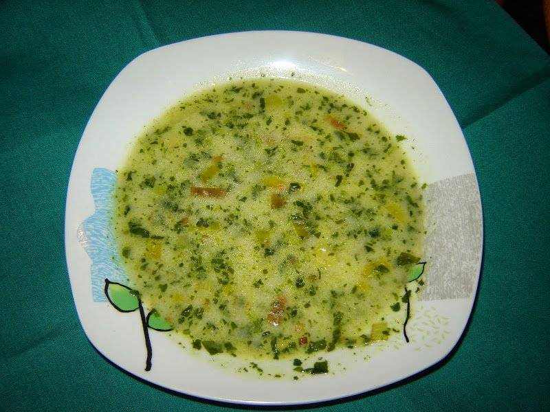 Zupa zielona – szpinakowo- porowa z miętą