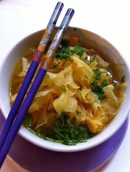 Orientalna zupa imbirowo cytrynowa z grzybami szmaciakami gałęzistymi :) SZMAXIANKA