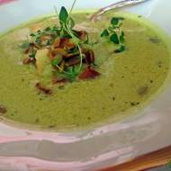 Zupa  krem z  pieczonej dyni, brokuła i pora