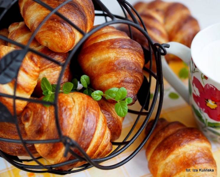 Rogaliki francuskie - Croissants - wypiekanie na śniadanie