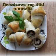 Drożdżowe rogaliki z nutellą