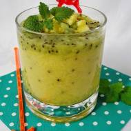 Smoothie ananasowe z kiwi - Kwietniowe Wyzwanie Blogerek i Blogerów