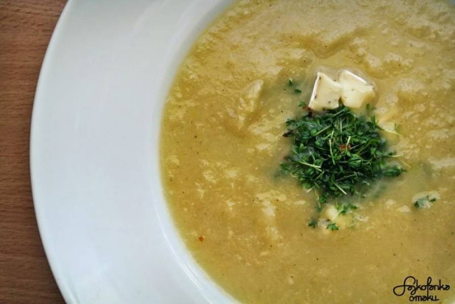 Zupa krem selerowo - porowa ze świeżą rzeżuchą