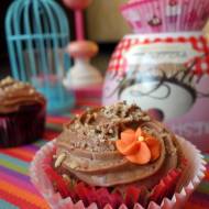 Devil's Food Cupcakes z kremem orzechowym z nutellą