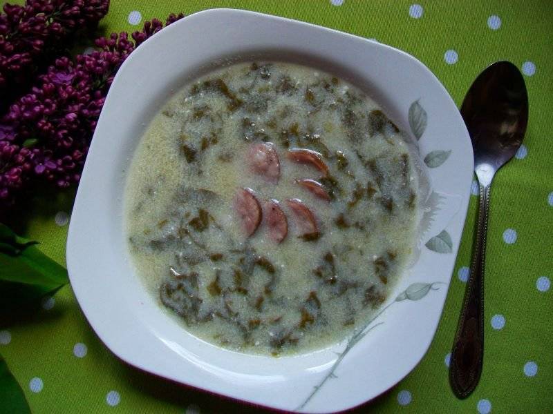 Zupa szczawiowo-pokrzywowa z kiełbasą