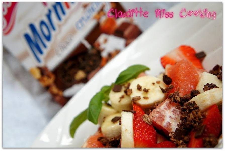 Fit Fruit Salad with Musli Morning Choco Crunchy - Goody