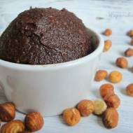 Krem czekoladowo-orzechowy z daktyli i awokado (wegańska nutella)