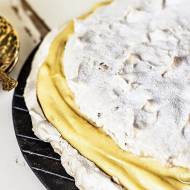 Tort bezowy z waniliowym kremem niczym z Castellarii