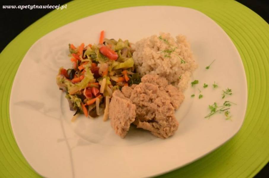 Kotlety sojowe z warzywami i kaszą / Cutlets with vegetables and soy grits