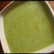 Zupa-krem szparagowa - łagodna czy pikantna? Sposób na wykorzystanie zdrewniałych końcówek