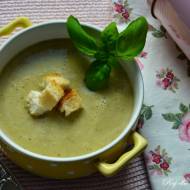 Zupa-krem z cukinii i zielonych szparagów