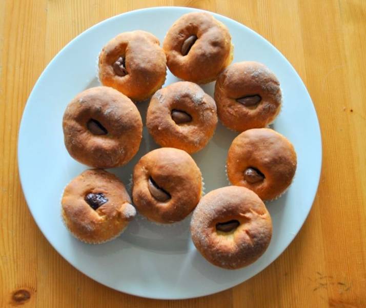 Drożdżowe muffinki z czekoladą